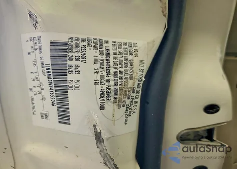 2004 Lincoln Town Car Ultimate z USA, uszkodzony, nr VIN 1LNHM83W44Y652046